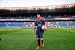 Resmi Gabung ke PSG, Lionel Messi Pakai Nomor Punggung 30