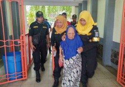 Ini Kronologi Wanita Loncat dari Jembatan Suroboyo