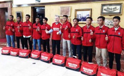 10 Anak Surabaya Diberangkatkan ke Liverpool untuk Belajar Sepak Bola
