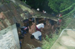 Tanah Longsor, Resepsi Pernikahan Jalan Terus