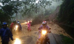 Longsor, Jalur Pacitan-Wonogiri Terputus 11 Jam