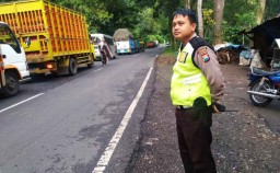 Waspada! Arus Lalu Lintas di Jalur Gumitir Banyuwangi Macet Parah