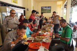 Begini Polisi di Situbondo Menangkal Hoaks 