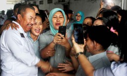 Mantan Kajati Jatim Bertemu Ribuan Buruh, Ini yang Dibicarakan