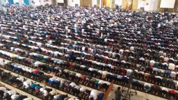 Ceramah Si Celurit Emas pada Salat Id di Masjid Al Akbar Surabaya