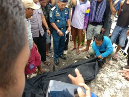 Mayat yang Ditemukan Di Pulau Gili Ketapang Diduga Nelayan Kecelakaan