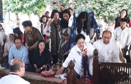 Jelang Ramadan Megawati Nyekar ke Makam Bung Karno