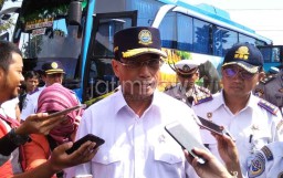 Pastikan Kelaikan Armada Bus Mudik, Menhub Sidak Terminal Purabaya