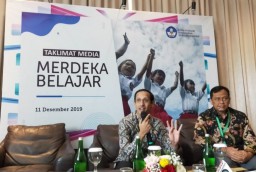 Mendikbud Nadiem Bebaskan Sekolah Tentukan Format Ujian Kelulusan