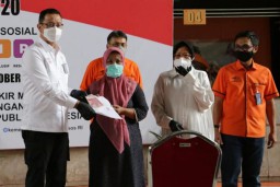 Mensos Juliari Korupsi Bansos Covid-19, SCWI Sebut Risma Patut Waspada