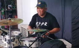 Di Surabaya, Menteri PUPR Basuki Unjuk Kebolehan Menabuh Drum