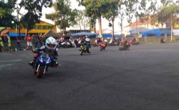 Balap Motor Cilik Jadi Hiburan Ngabuburit di Tulungagung