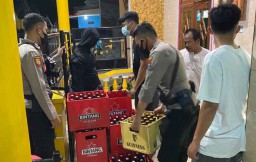 Ratusan Miras Ilegal di Eks Lokalisasi Gunung Sampan Disita