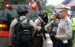 Begini Dramatisnya Penangkapan Pria Stres di Trowulan