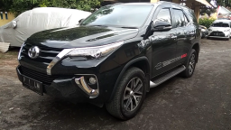 Heboh, Ada Mobil Bergoyang di Parkiran Pasar Pujasera Banyuwangi