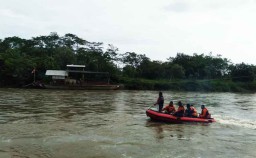 Tim SAR Datangkan Sonar Fish Finder Cari Mobil Tercebur di Tulungagung
