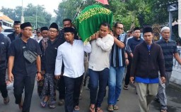Kilas Berita Hot: MKP Hadiri Pemakaman Anak hingga Kecelakaan di Tol