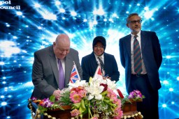 Pemkot Surabaya Tandatangani MoU Sister City dengan Liverpool