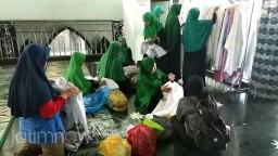 Unik, Ada Komunitas Pencuci Mukenah dan Sajadah Gratis di Banyuwangi