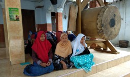 Salut! Nenek Renta ini Pilih Ikut Pondok Ramadan Saat Bulan Puasa