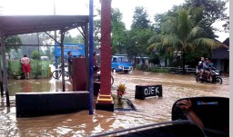 Tanggul Sungai Jebol, Beberapa Wilayah Ponorogo Banjir