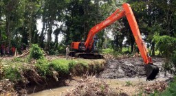 PT Bumi Suksesindo Normalisasi Sungai Gonggo, ini Respon Warga