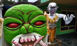 Menengok Bisnis Pembuatan Ogoh-ogoh Jelang Perayaan Nyepi di Malang