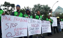 Protes Pernyataan Prabowo, Driver Ojek Online Gelar Demo di Surabaya 