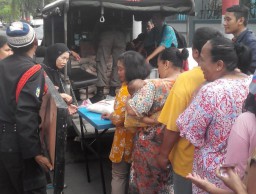 Pemkot Surabaya Galakkan Operasi Pasar untuk Stabilkan Harga Beras
