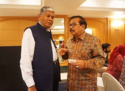 Modal 4 Jaminan, Pakde Karwo Ajak Pengusaha India Investasi di Jatim