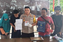Pasangan Suami Istri Penipu Pengganda Uang di Trenggalek Diringkus