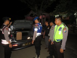 Patroli Skala Besar, Penjual dan Peminum Arak Jowo Diringkus