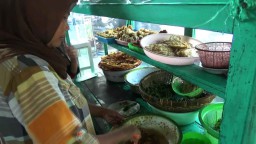 Nasi Pecel Khas Ponorogo, Pedasnya Menantang
