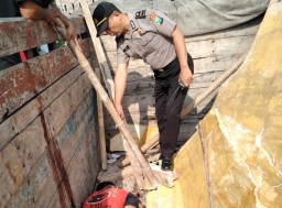 Tertimpa Batu Marmer, Seorang Pekerja di Tulungagung Tewas