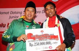 Tiba di Tanah Air, Zohri Dianugerahi Pemuda Hebat dan Sejumlah Uang