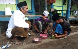 Kisah Perjuangan Ustad di Banyuwangi yang Mengentas Anak Putus Sekolah