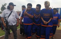 Polisi Ringkus Dua Komplotan Penggelapan Truk Kontainer