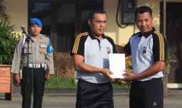 Selamatkan Korban Banjir di Tol Ngawi, Aiptu Sujadi Terima Penghargaan