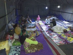 Sebulan Mengungsi Akibat Tanah Gerak, Nasib Warga Dua Desa Tak Jelas