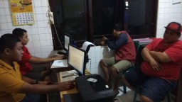 Duh, Poskamling di Ngawi ini Jadi Tempat Perjudian
