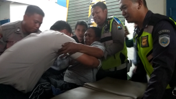Penumpang Terjatuh dari Kapal Mutis di Pelabuhan Gilimanuk Bali
