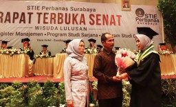 Anak Tukang Bangunan ini Jadi Lulusan Terbaik di STIE Perbanas 