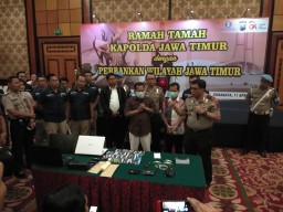 Kapolda Jatim Beberkan Pelaku Skimming Bank BRI di Kediri