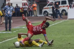 Persija Tumbang Lewat Gol Injury Time