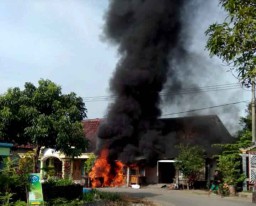 Blaar! Pompa Pertamini Terbakar