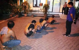 Asyik Pesta Miras, Lima Pemuda di Surabaya Diringkus