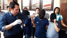 Polisi Gerebek Pesta Seks Tukar Pasangan di Surabaya