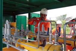 Kawasan Industri JIIPE Gresik Teraliri Gas Bumi PGN