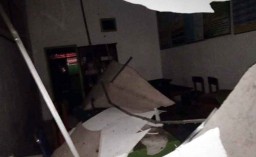 Diguyur Hujan Deras, Atap Sekolah di Pasuruan ini Ambruk