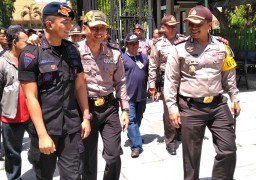 Kapolri Minta Anak Buahnya Sabar dan Ikhlas Saat Melayani Masyarakat